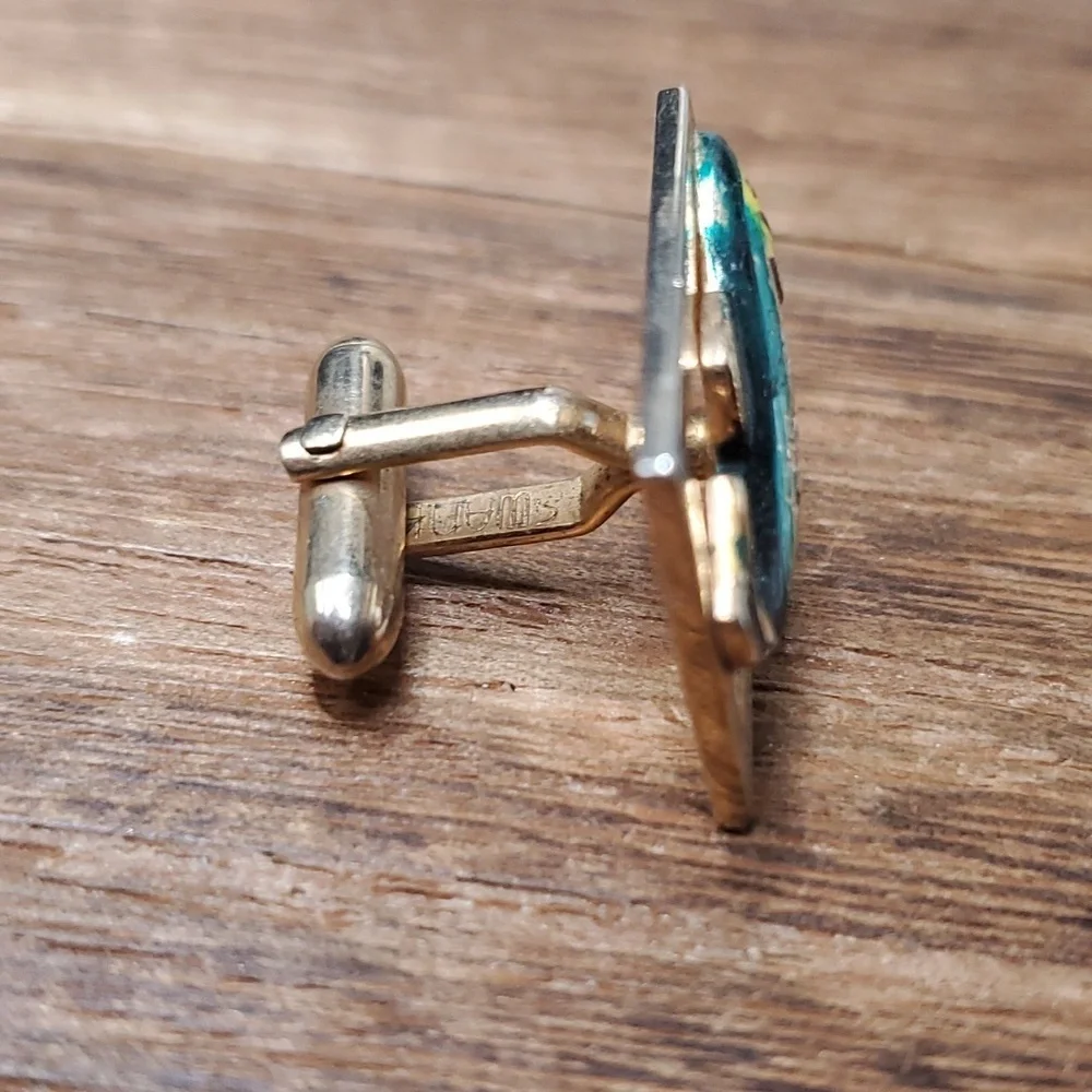 Collectible bass cufflink‎